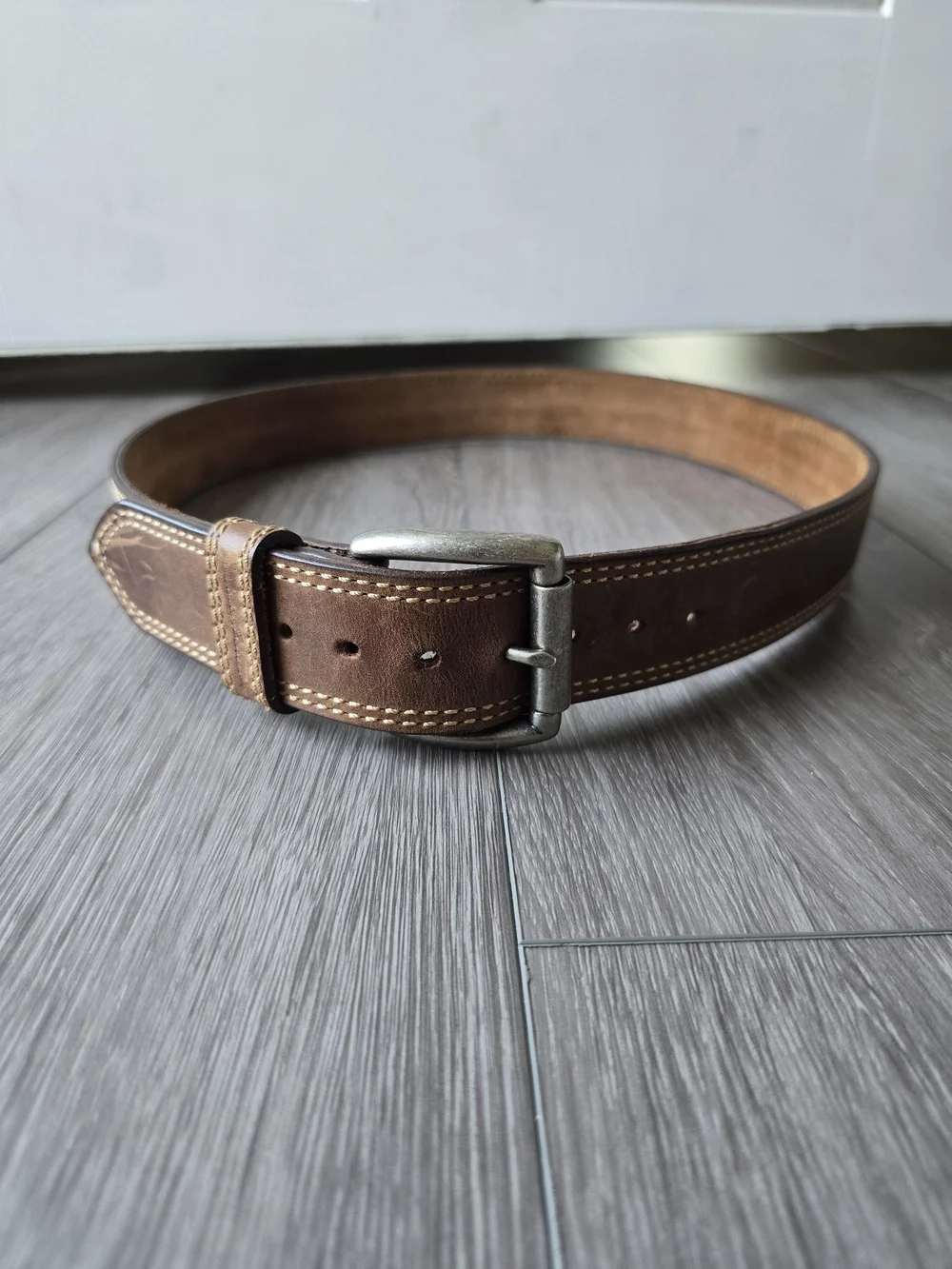 Eddie Bauer Mens Brown Distressed Leather Belt 38 Contrast Stitch Roller Buckle